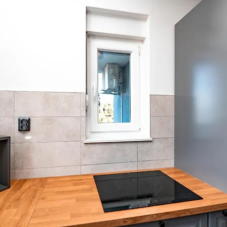 Padre Dante Free Parking טרוגיר