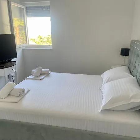 Apartment Padre Dante Free Parking Trogir