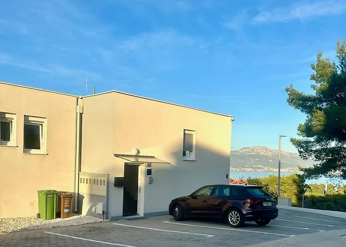 Padre Dante Free Parking And Starlink High Speed Internet