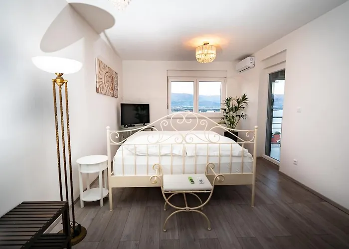 Padre Dante Free Parking And Starlink High Speed Internet Appartamento