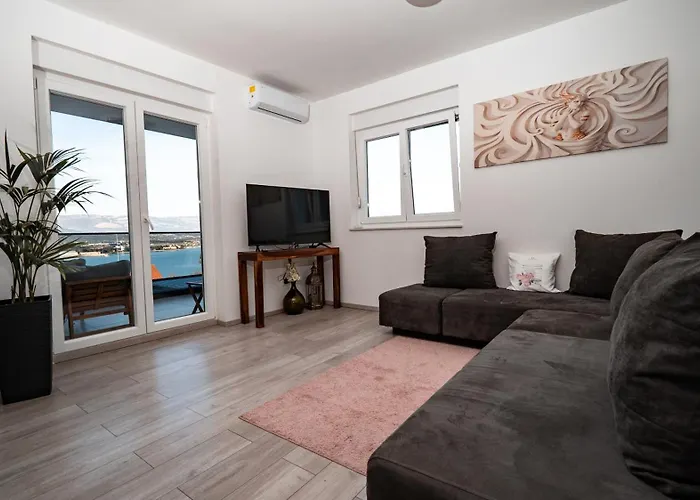 Padre Dante Free Parking And Starlink High Speed Internet Appartamento