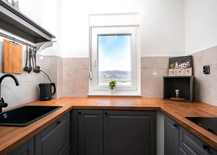 Padre Dante Free Parking And Starlink High Speed Internet Appartamento Traù