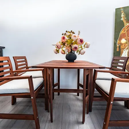 Padre Dante Free Parking Appartement